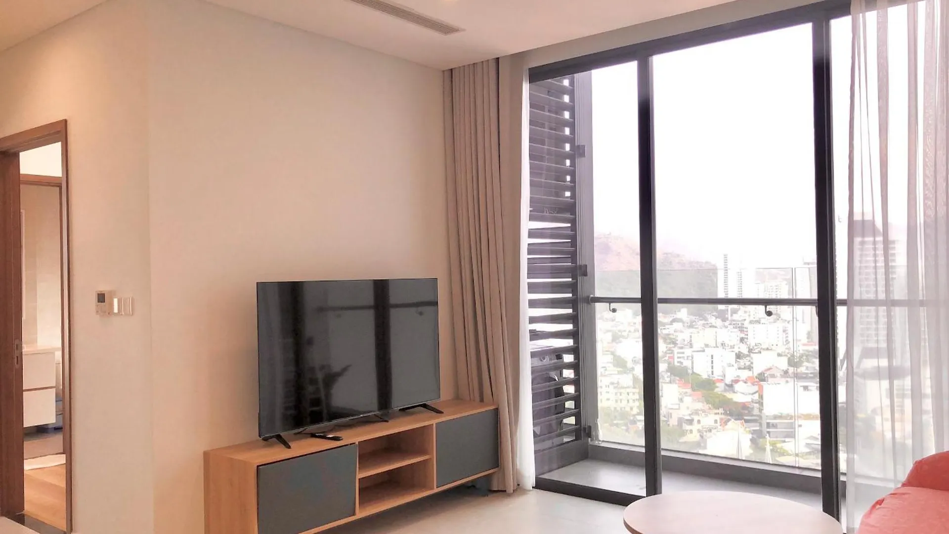 Апартаменты Scenia Bay Oceanfront By Housing Нячанг