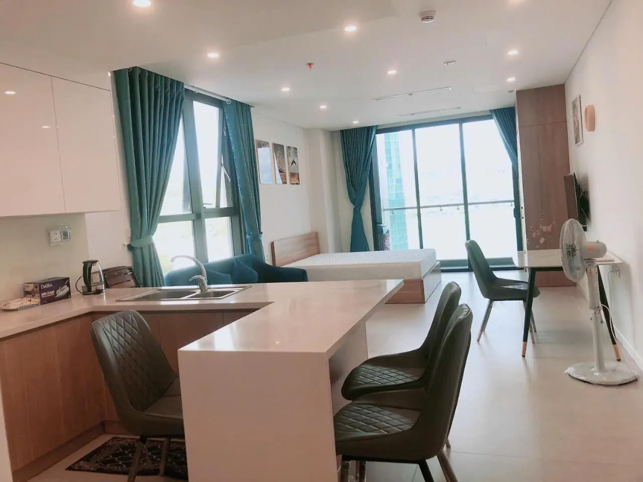 Scenia Bay Oceanfront By Housing Apartment Nha Trang